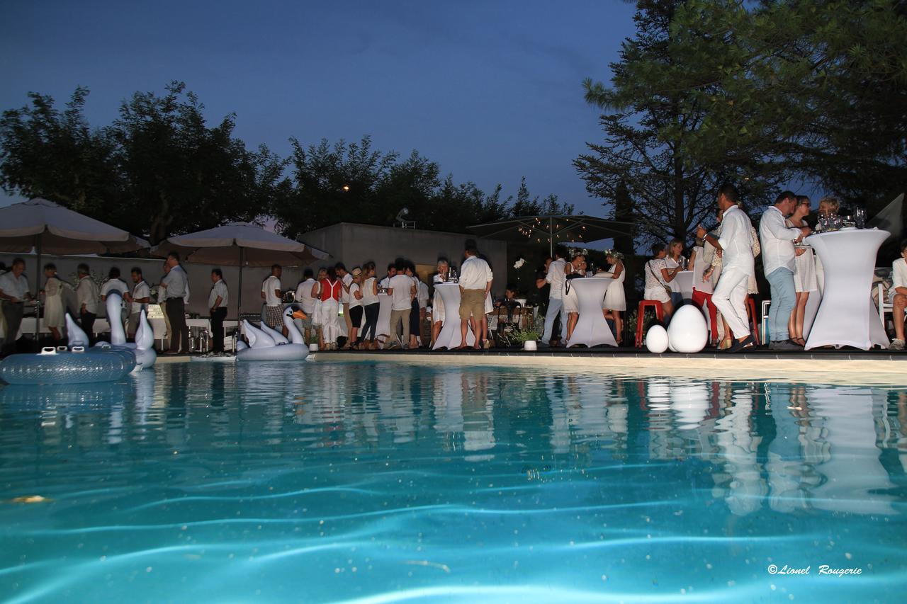Le Safari Hotel Restaurant Carpentras Eksteriør billede