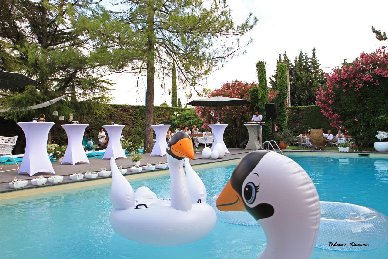 Le Safari Hotel Restaurant Carpentras Eksteriør billede
