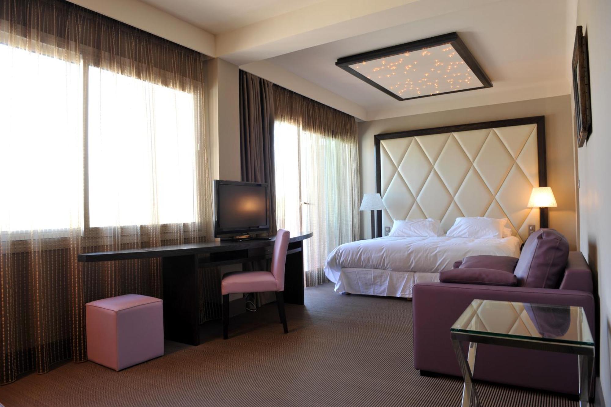 Le Safari Hotel Restaurant Carpentras Eksteriør billede